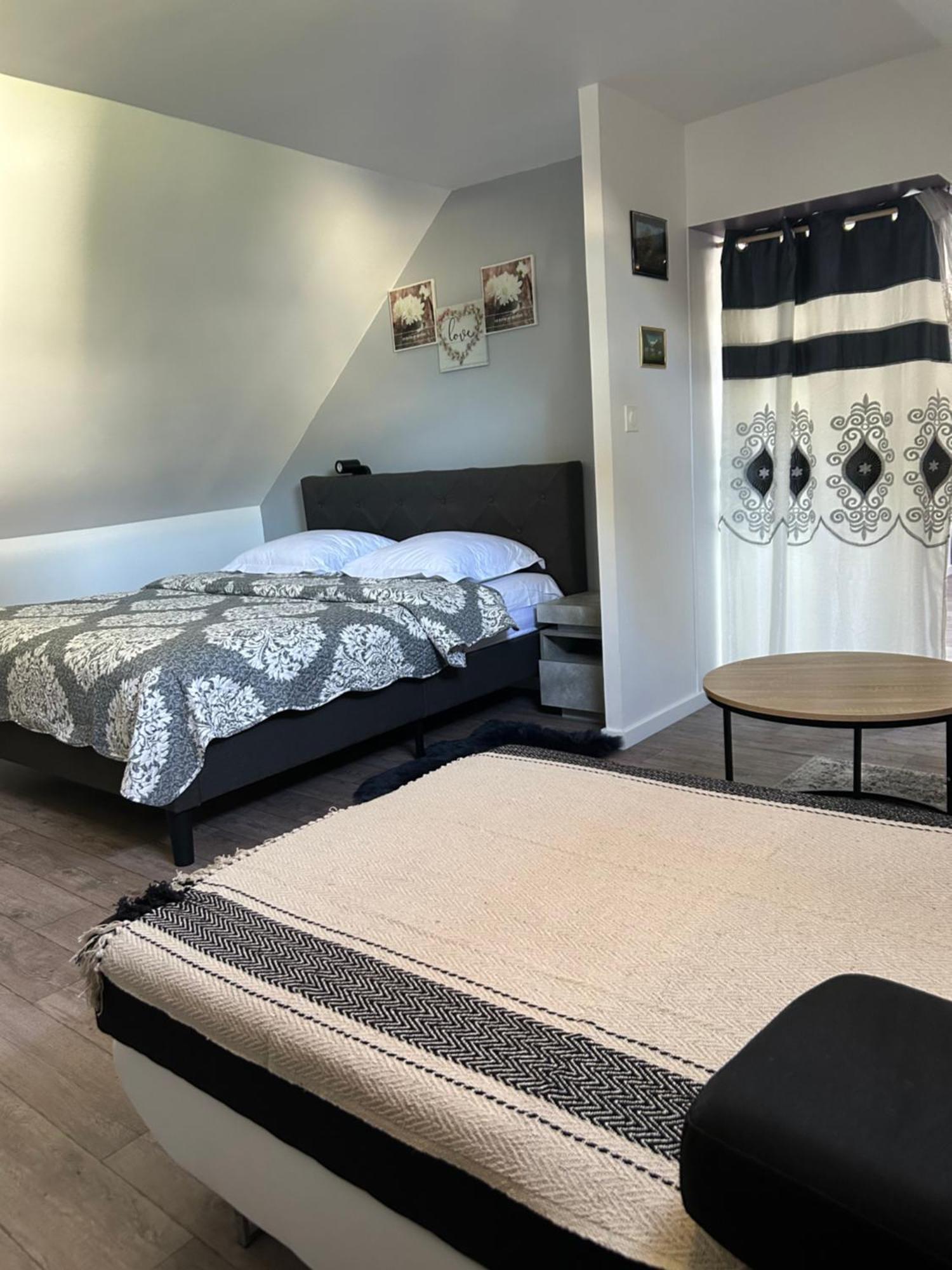 Hotel Saint - Charles Rambouillet Kültér fotó